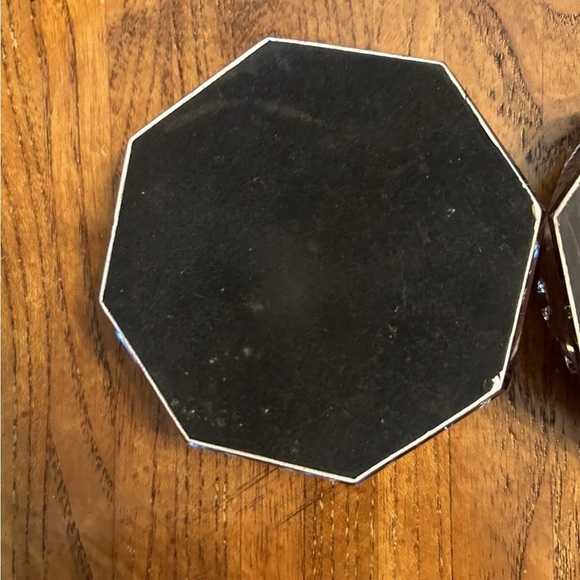 Vintage Floral Lucite Purple Ashtrays Set/2 EUC!! - Picture 6 of 7